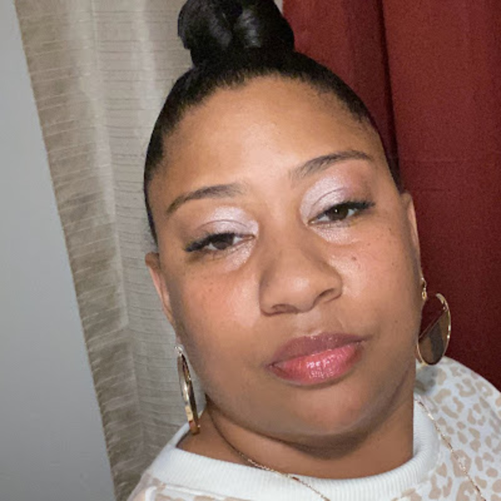 Meet your Posher, Latashia